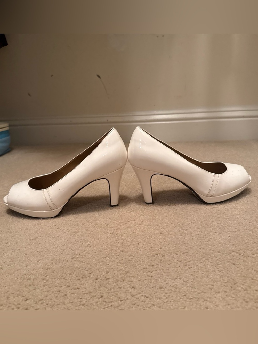 Clarks White Patent Peep-Toe Mid Heel Pumps